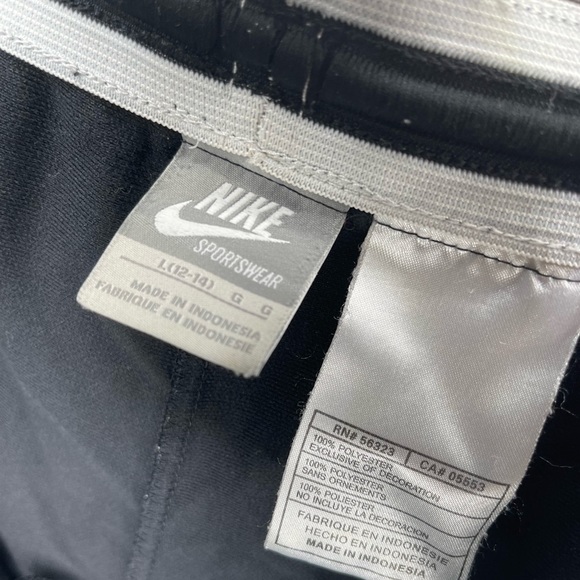 COPY - Nike Dry Tempo Shorts | Women size : L | Color : Black/White | - Picture 3 of 3